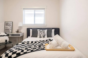Si & Daniel Home Near YVR Airport & Skytrain Separate Entry Free Parking